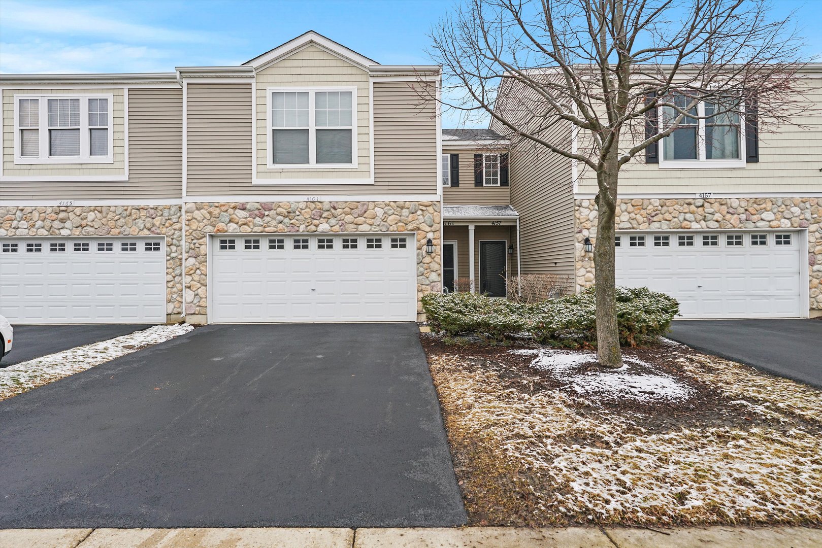 4161 Blackstone Drive, Aurora, IL 60504 Compass