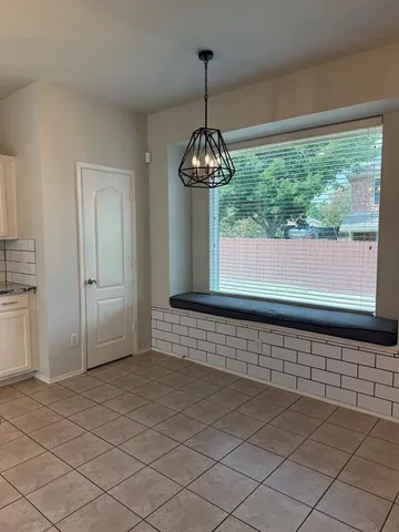 $2,300 | 3111 Hudson Drive, Corinth, TX 76210