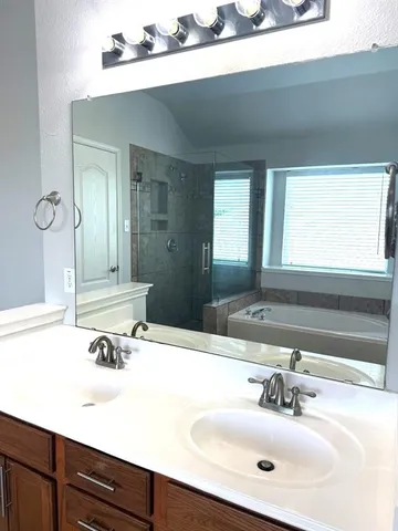 $2,300 | 3111 Hudson Drive, Corinth, TX 76210