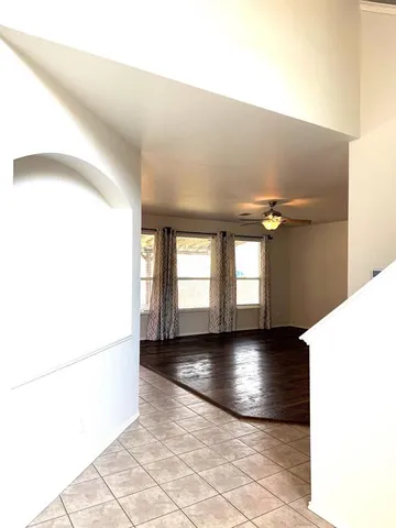 $2,300 | 3111 Hudson Drive, Corinth, TX 76210