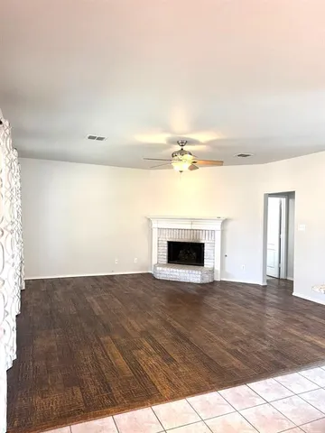 $2,300 | 3111 Hudson Drive, Corinth, TX 76210