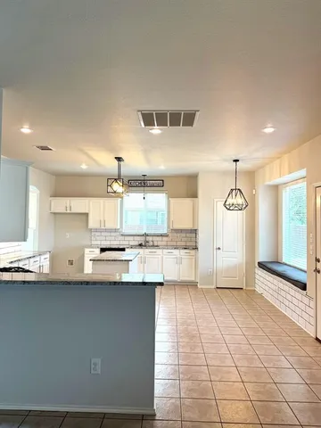 $2,300 | 3111 Hudson Drive, Corinth, TX 76210