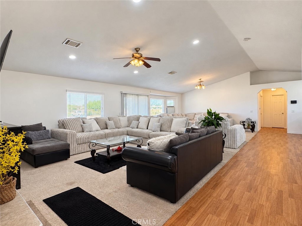 15616 Winnebago Road Apple Valley, CA 92307 - Photo 10 of 28 Gallery Image 10