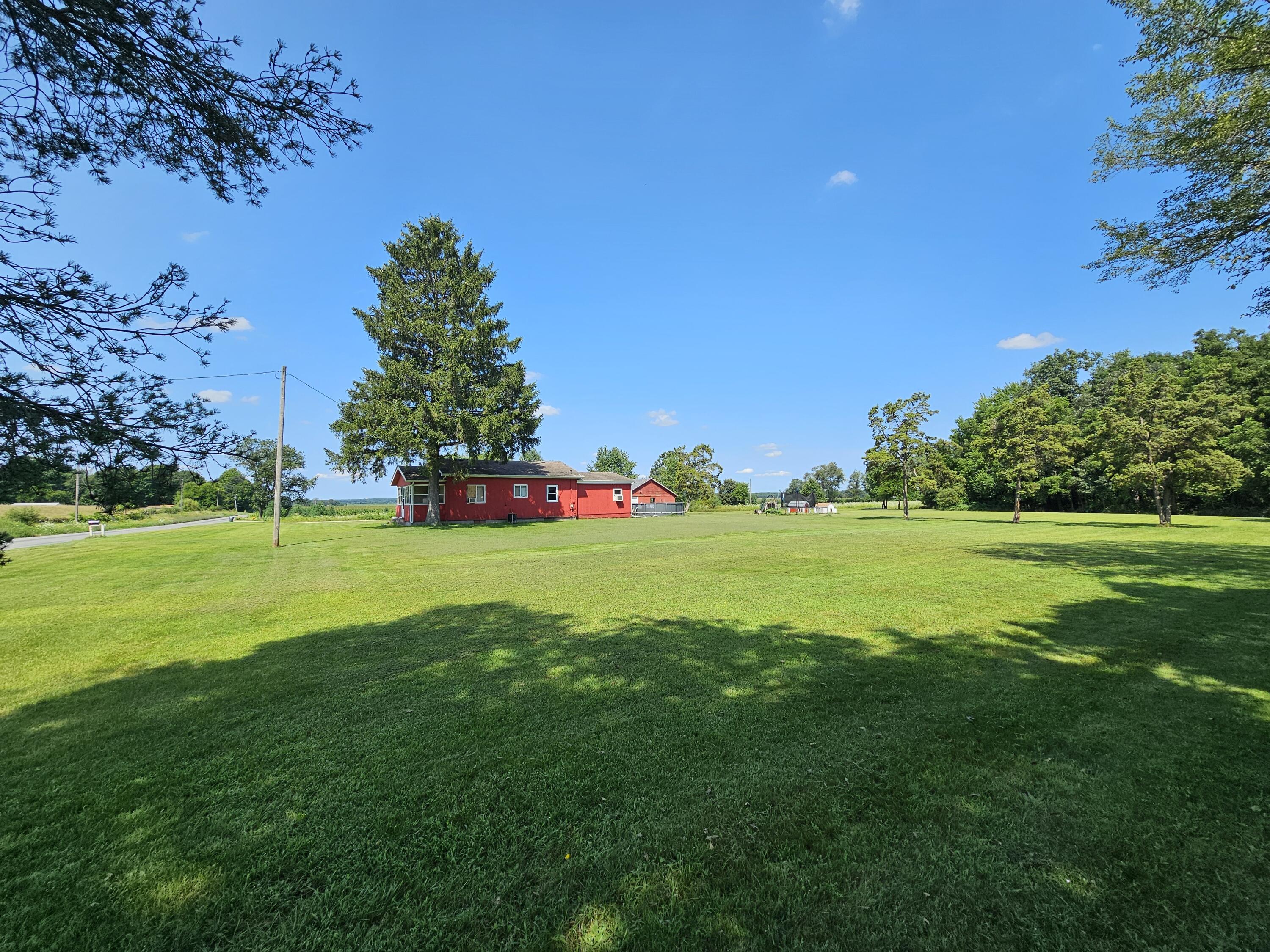 36550 County Road 352 Decatur, MI 49045 - Photo 3 of 29 Right