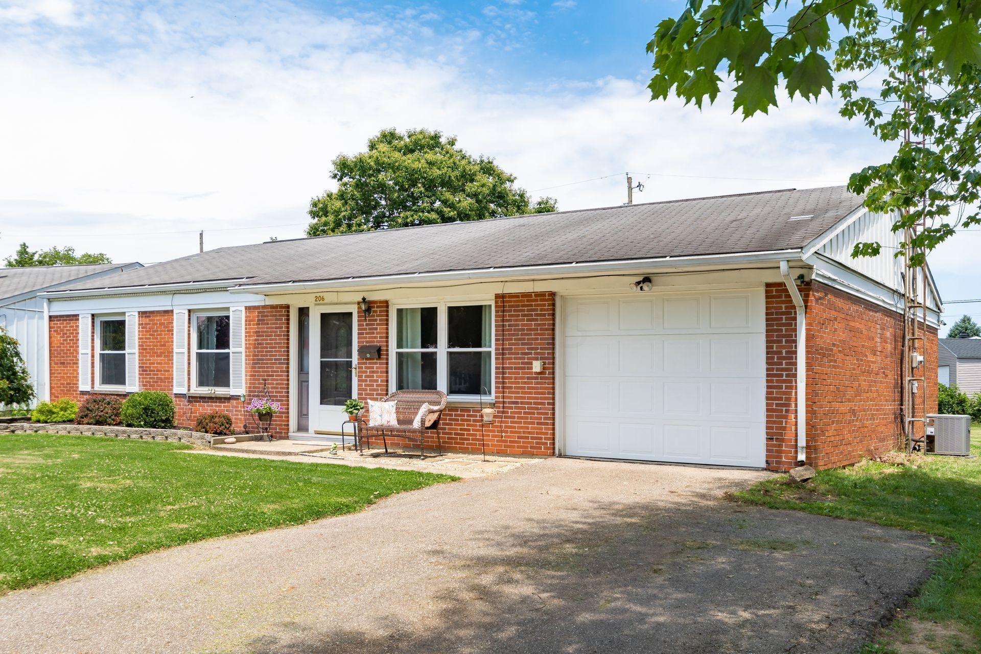 206 Putnam Road Heath, OH 43056 - Photo 4 of 31 Gallery Image 4