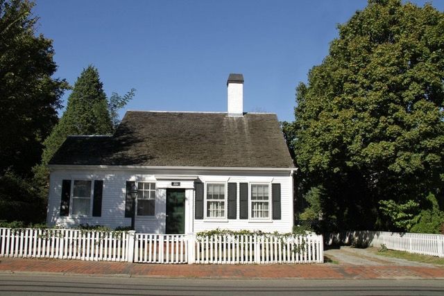 113 Upper Main Street Edgartown, MA 02539 - Photo 1 of 16 Gallery Image 1