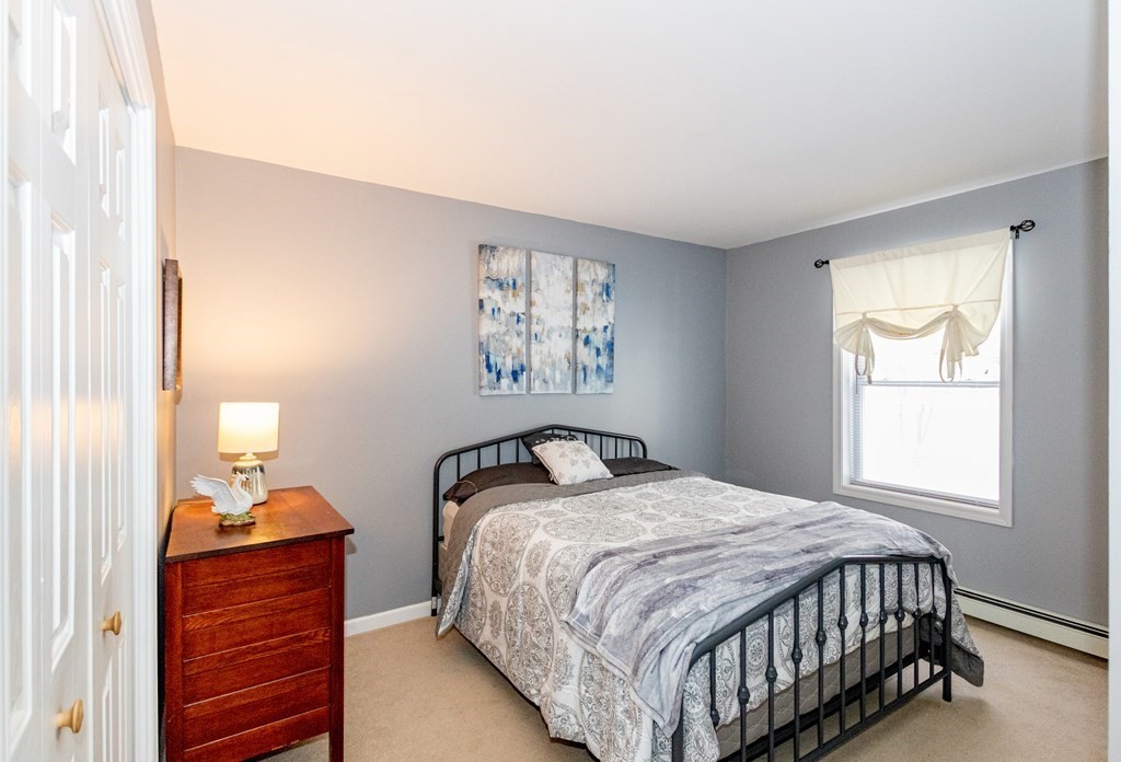 4 Lakeview Road Webster, MA 01570 - Photo 20 of 38