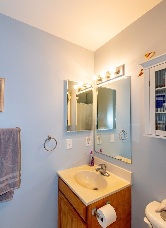 4 Lakeview Road Webster, MA 01570 - Photo 25 of 38