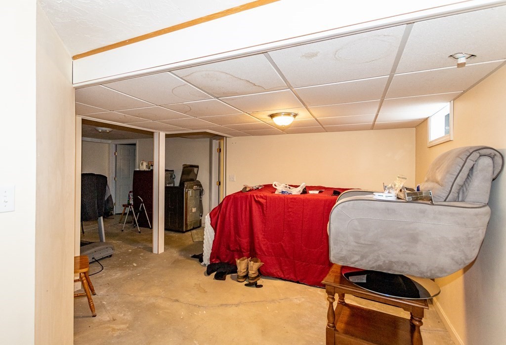 4 Lakeview Road Webster, MA 01570 - Photo 29 of 38