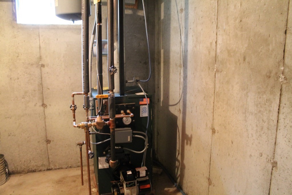 4 Lakeview Road Webster, MA 01570 - Photo 30 of 38