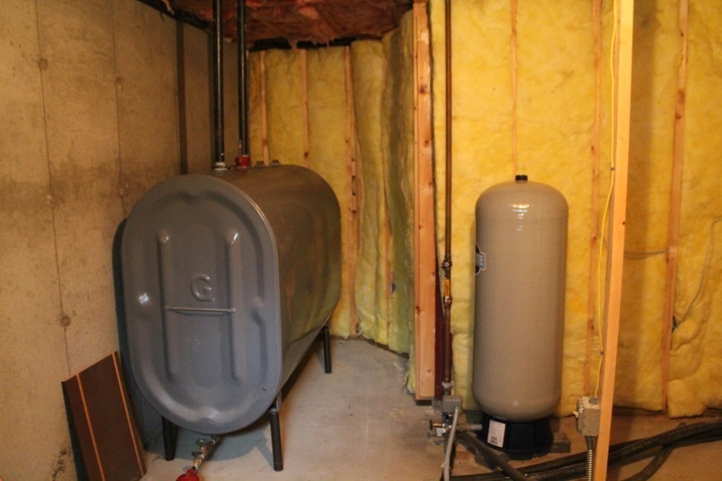 4 Lakeview Road Webster, MA 01570 - Photo 31 of 38