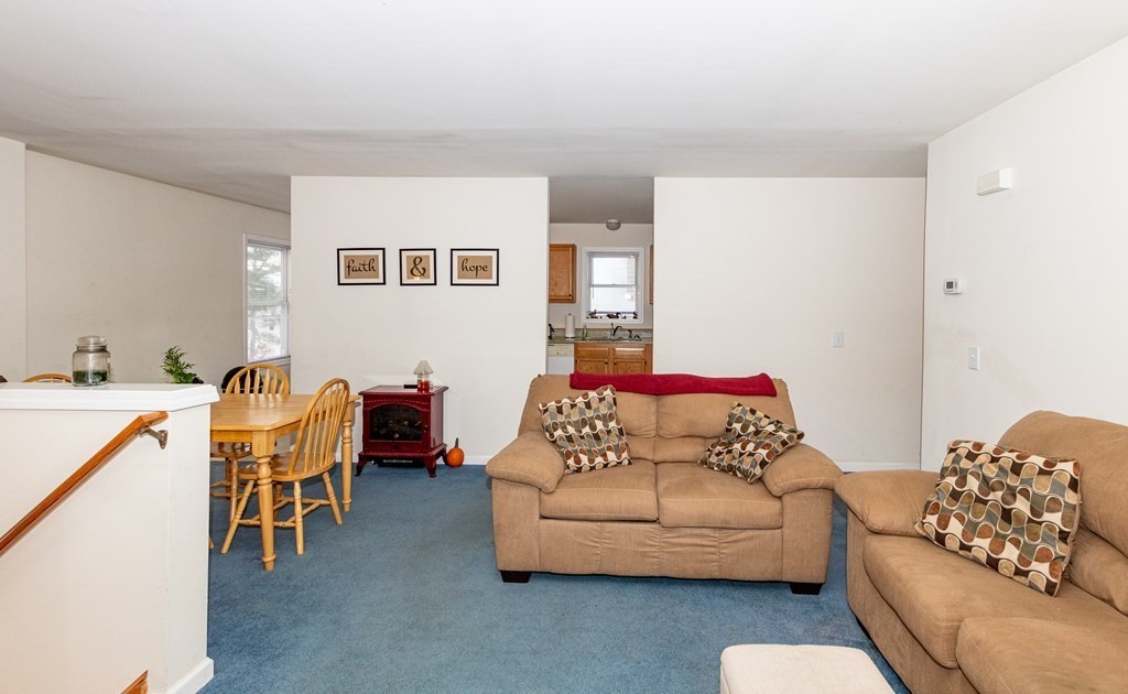 4 Lakeview Road Webster, MA 01570 - Photo 4 of 38