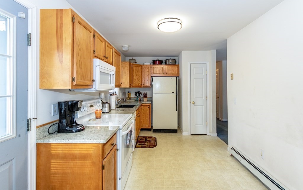 4 Lakeview Road Webster, MA 01570 - Photo 6 of 38