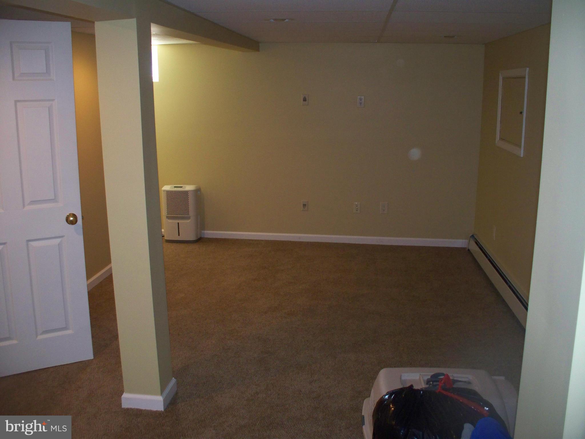 817 Braddock Road Cumberland, MD 21502 - Photo 17 of 28 Family Room