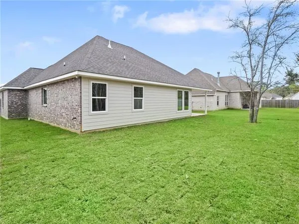 $374,900 | 72694 Robindale Drive, Covington, LA 70435