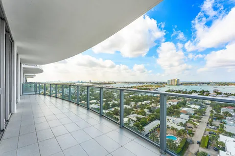 $3,250,000 | 3100 North Ocean Drive, Unit 1702P, Singer Island, FL 33404