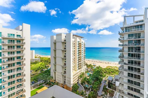 $3,250,000 | 3100 North Ocean Drive, Unit 1702P, Singer Island, FL 33404