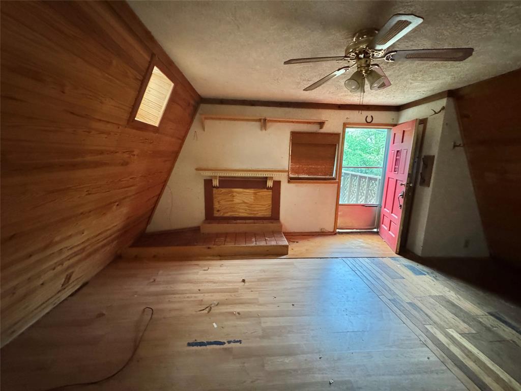 320 Hillside Ln Valley View Valley View, TX 76272 - Photo 11 of 29