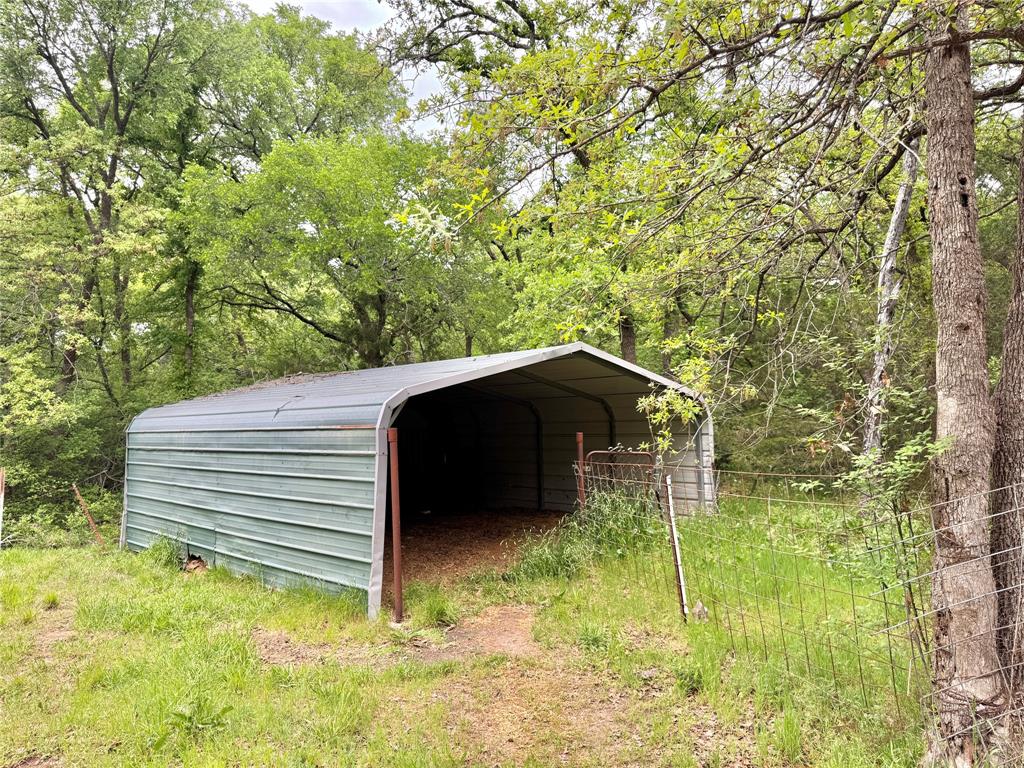 320 Hillside Ln Valley View Valley View, TX 76272 - Photo 6 of 29