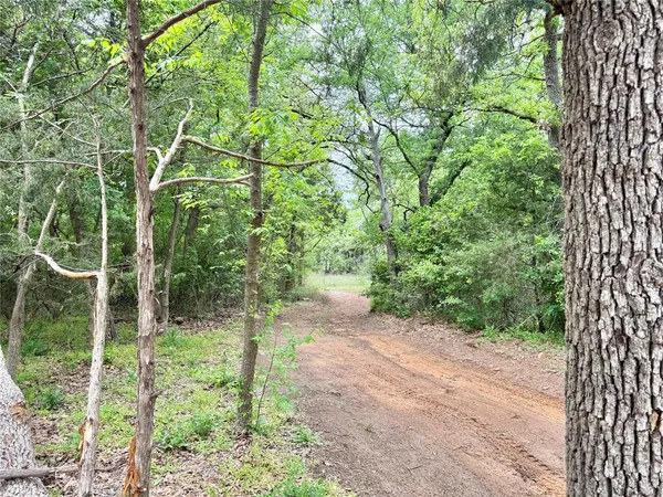 $175,000 | 320 Hillside Ln Valley View, Valley View, TX 76272