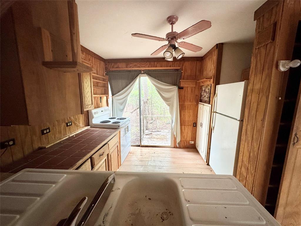 320 Hillside Ln Valley View Valley View, TX 76272 - Photo 10 of 29