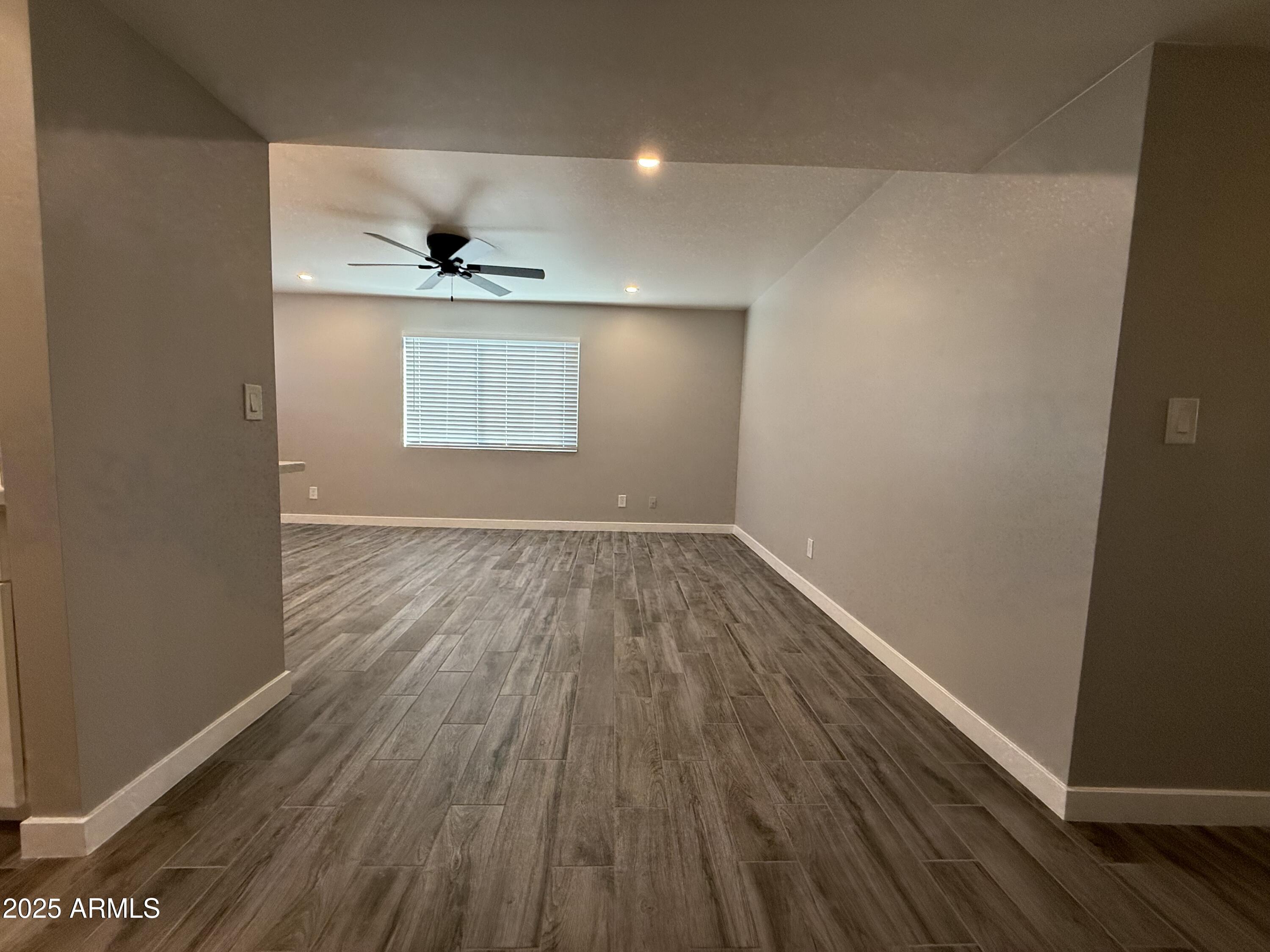 6637 North 27th Avenue Phoenix, AZ 85017 - Photo 3 of 17 IMG_5487