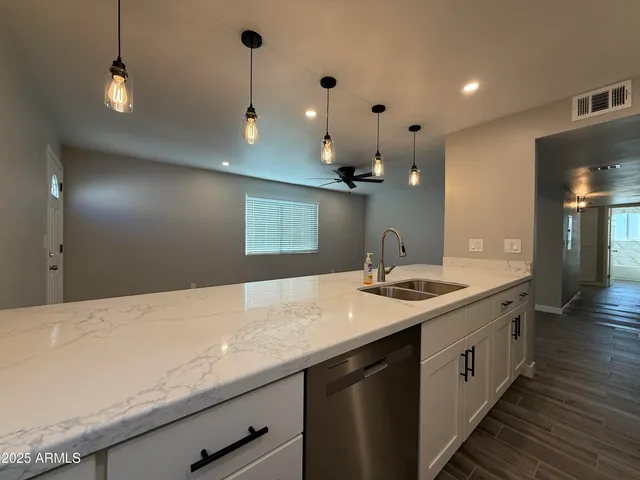 $1,195 | 6637 North 27th Avenue, Phoenix, AZ 85017
