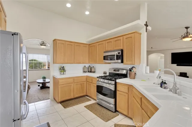 $570,000 | 21724 Hercules Street, Apple Valley, CA 92308