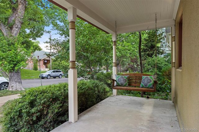 a view of entryway and hall