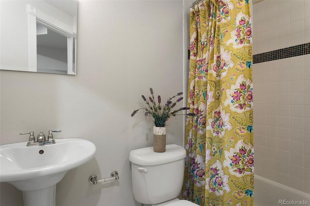 a view of an outdoor space