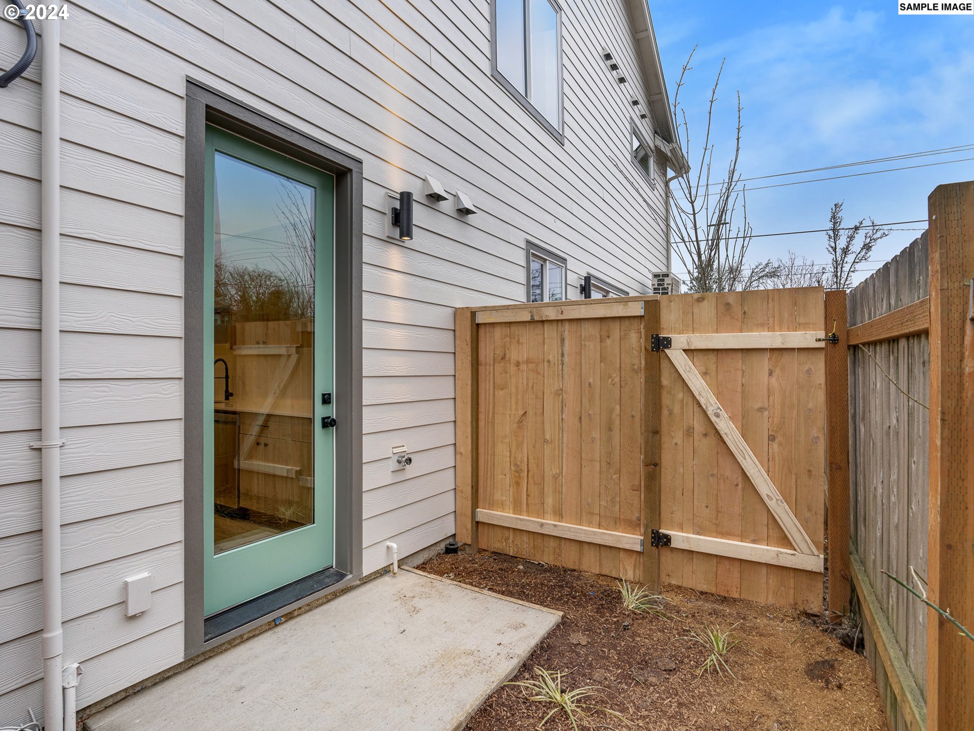 5867 Northeast Prescott Street, Unit 6 Portland, OR 97218 - Photo 11 of 16