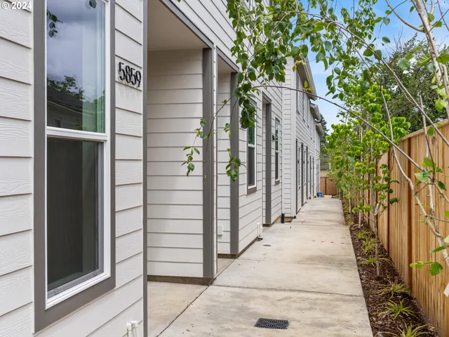 $249,900 | 5867 Northeast Prescott Street, Unit 6, Portland, OR 97218