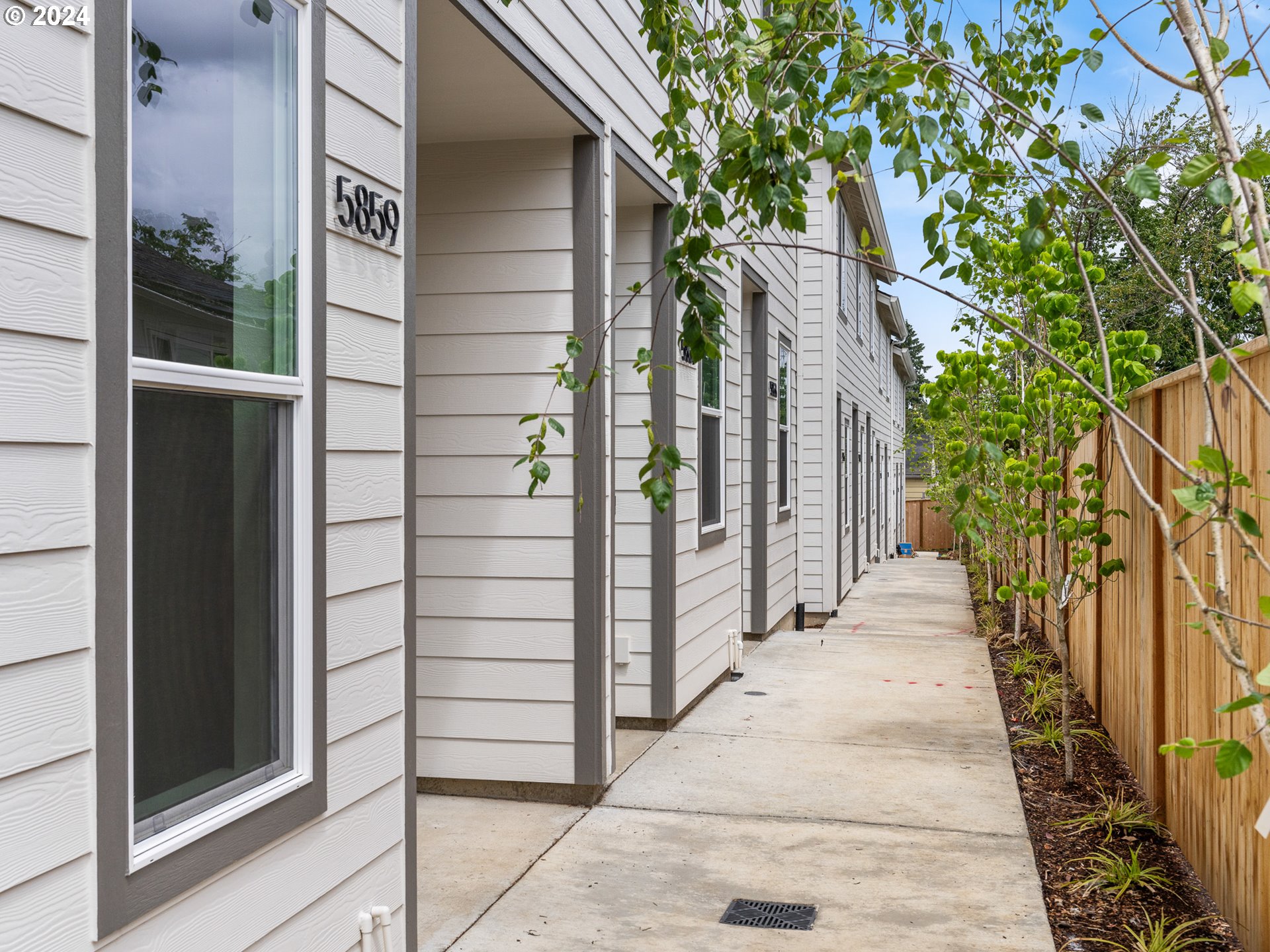 5867 Northeast Prescott Street, Unit 6 Portland, OR 97218 - Photo 2 of 16