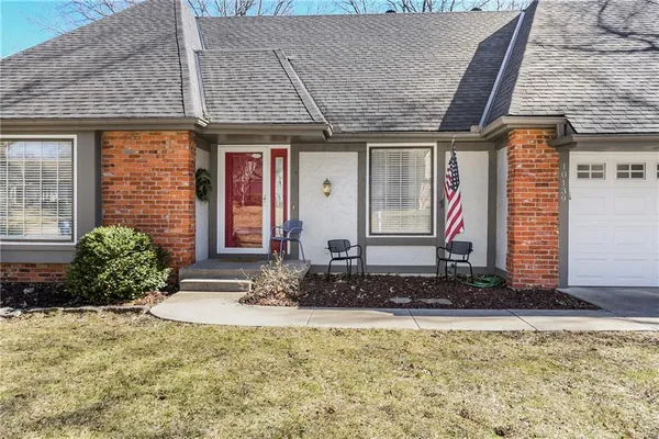 $450,000 | 10139 Earnshaw Street, Lenexa, KS 66215