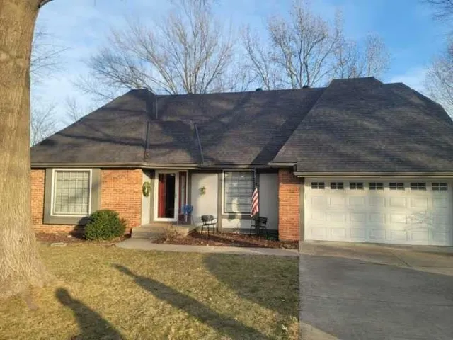 $475,000 | 10139 Earnshaw Street, Lenexa, KS 66215