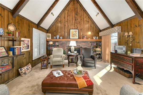 $425,000 | 10139 Earnshaw Street, Lenexa, KS 66215