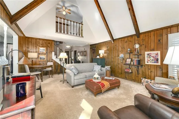 $425,000 | 10139 Earnshaw Street, Lenexa, KS 66215