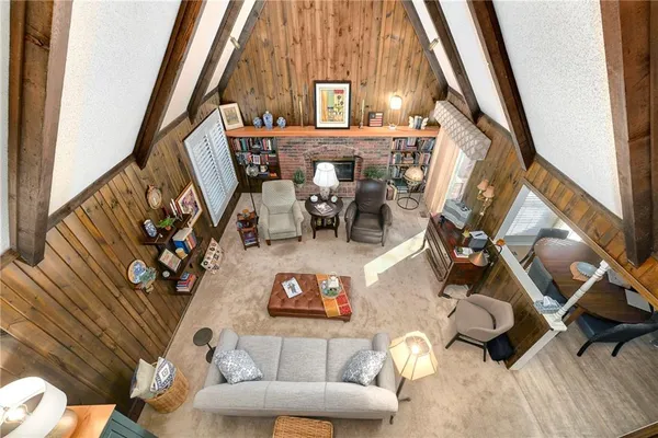 $425,000 | 10139 Earnshaw Street, Lenexa, KS 66215