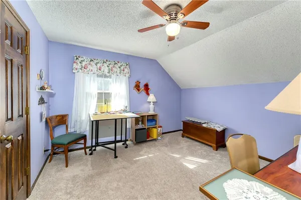 $425,000 | 10139 Earnshaw Street, Lenexa, KS 66215