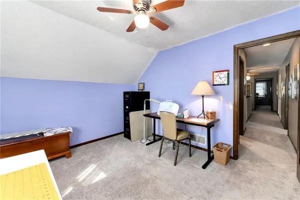 $425,000 | 10139 Earnshaw Street, Lenexa, KS 66215