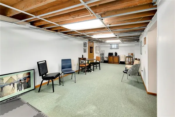 $425,000 | 10139 Earnshaw Street, Lenexa, KS 66215