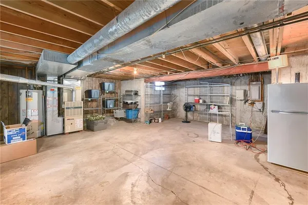 $425,000 | 10139 Earnshaw Street, Lenexa, KS 66215