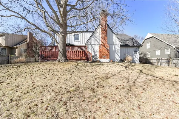$425,000 | 10139 Earnshaw Street, Lenexa, KS 66215