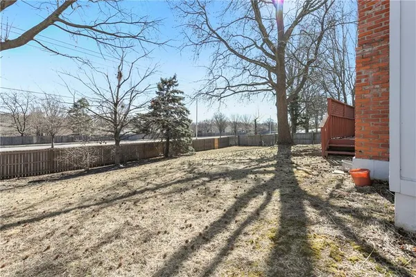 $425,000 | 10139 Earnshaw Street, Lenexa, KS 66215