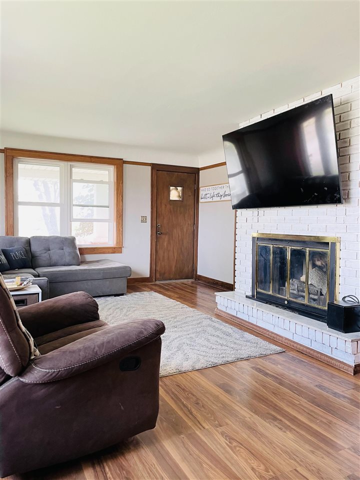 166 West Almeda Beach Road Pinconning, MI 48650 - Photo 5 of 24