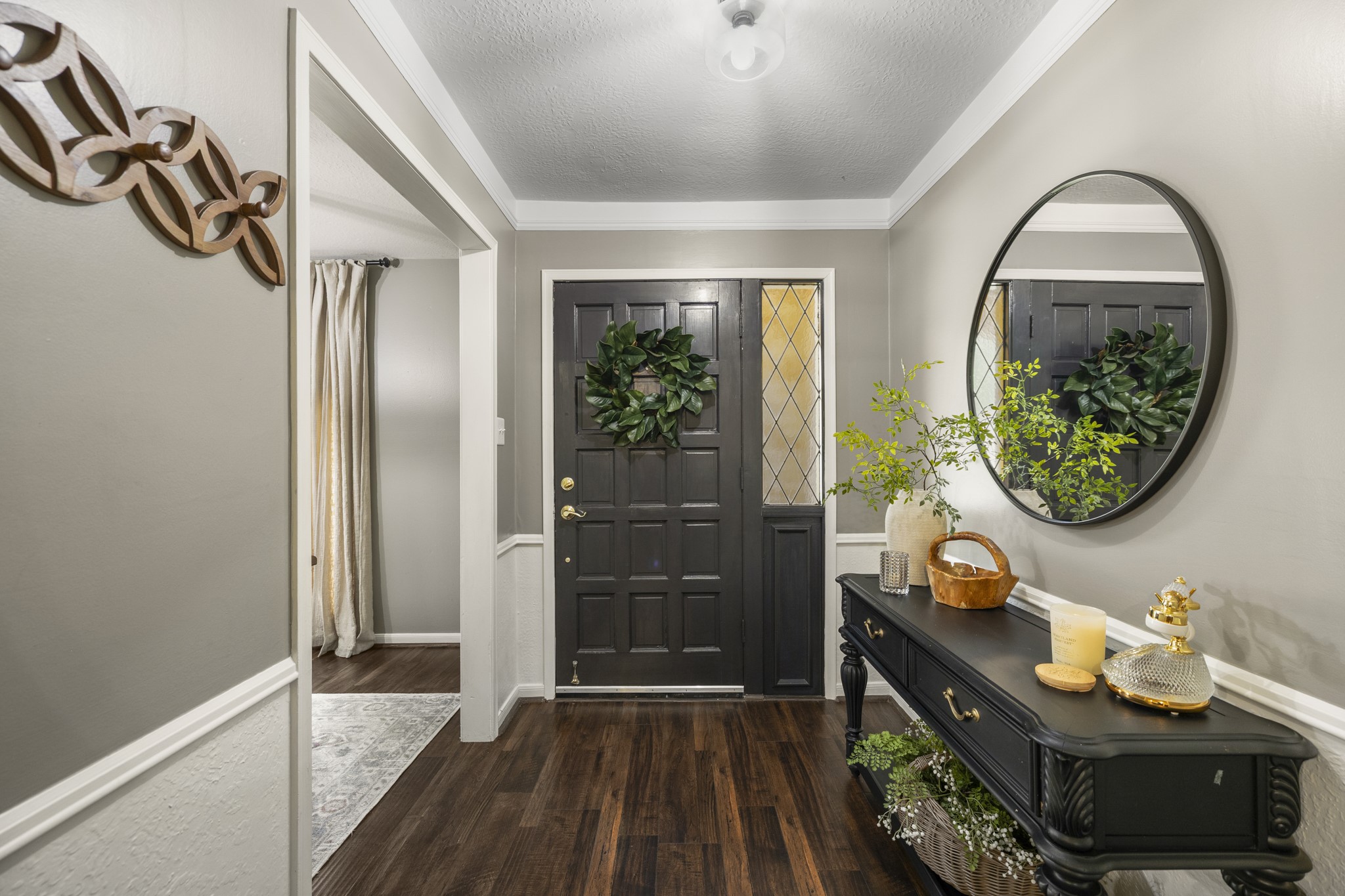 17627 Forest Mist Drive Spring, TX 77379 - Photo 4 of 32 The inviting entry draws you in.