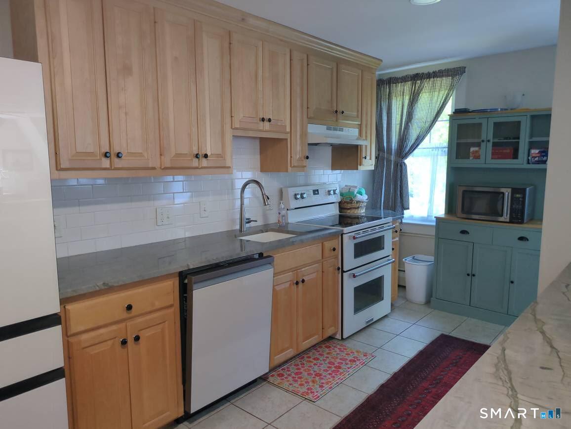 38 Lords Hill Road, Unit 6 Stonington, CT 06378 - Photo 7 of 15
