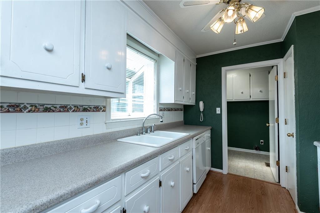 98 Cedar Road Hickory, NC 28601 - Photo 14 of 31 Gallery Image 14