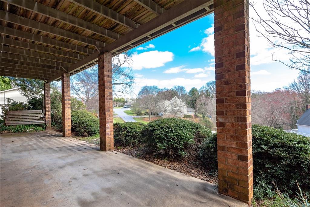 98 Cedar Road Hickory, NC 28601 - Photo 4 of 31 Gallery Image 4