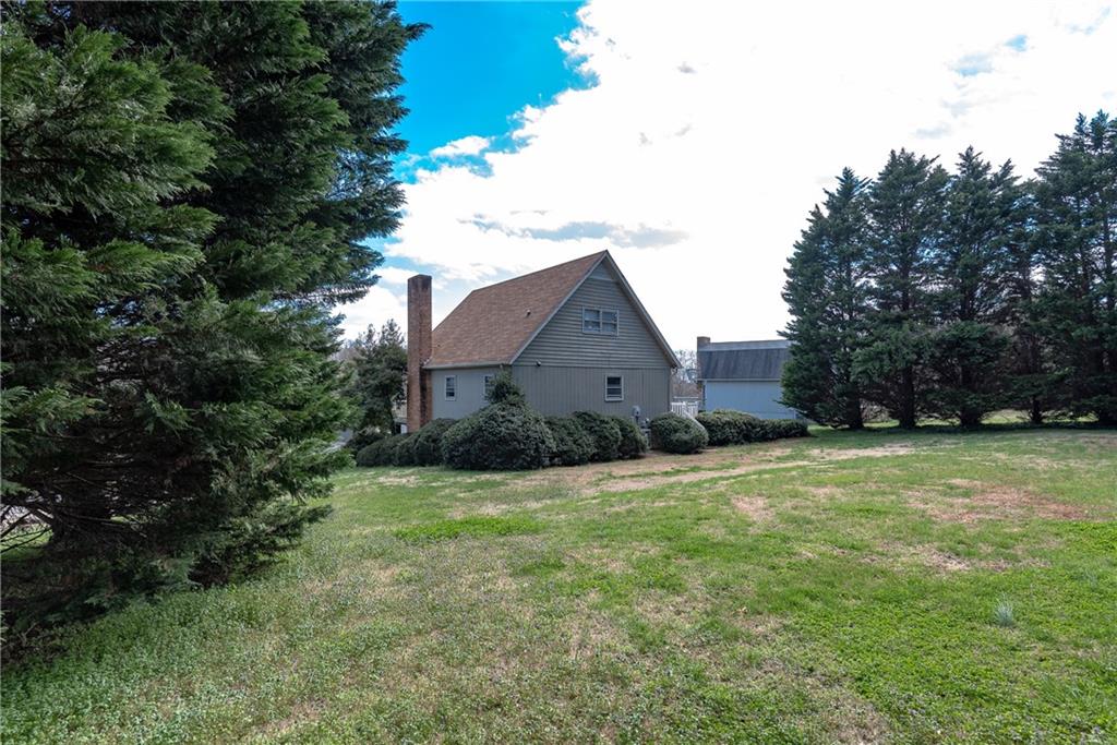 98 Cedar Road Hickory, NC 28601 - Photo 7 of 31 Gallery Image 7
